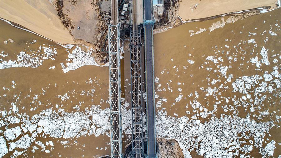 Rio Amarelo tem gelo flutuante devido a forte frente fria