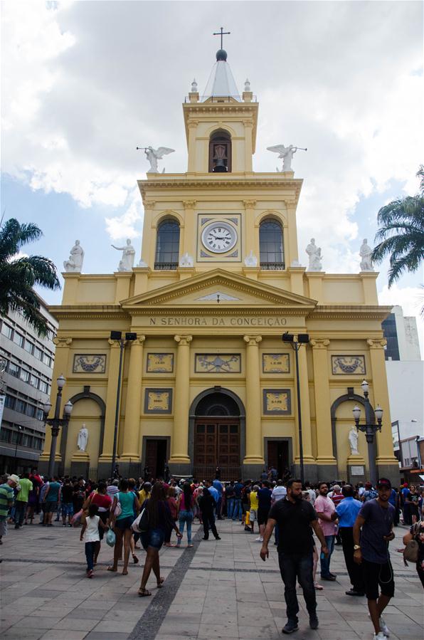 Tiroteio deixa cinco mortos em igreja de campinas