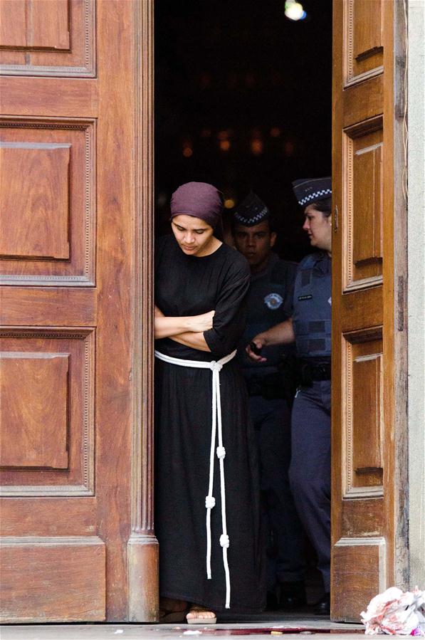 Tiroteio deixa cinco mortos em igreja de campinas