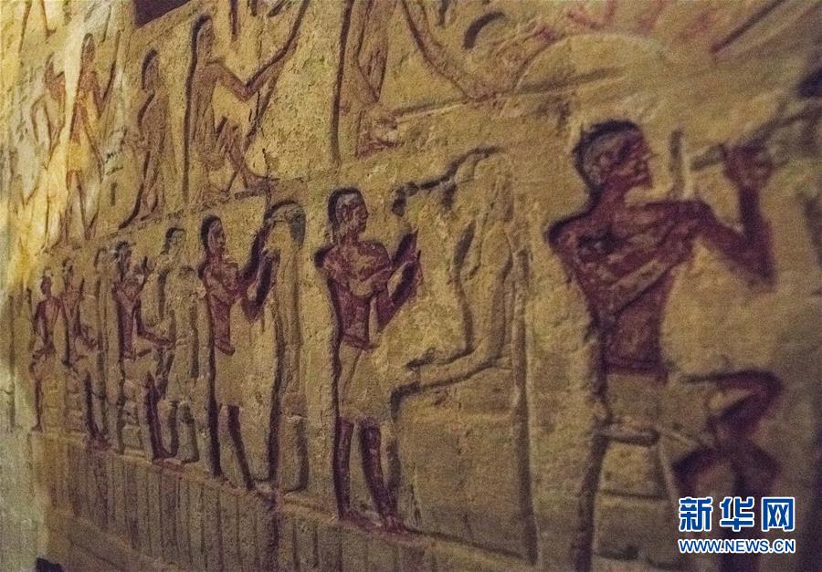 Egito descobre túmulo fara?nico intacto de 4.400 anos perto das piramides de Gizé