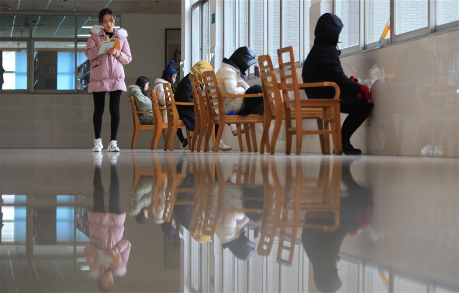 Três milh?es de chineses far?o processo seletivo para pós-gradua??o