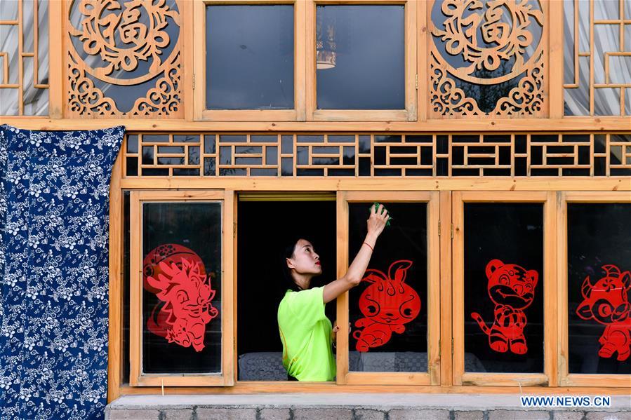 áreas profundamente pobres da China fazem rápido progresso no alívio da pobreza