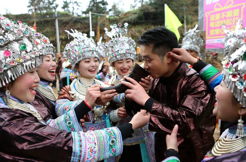  Grupo étnico de Miao celebra o Ano Novo Lunar