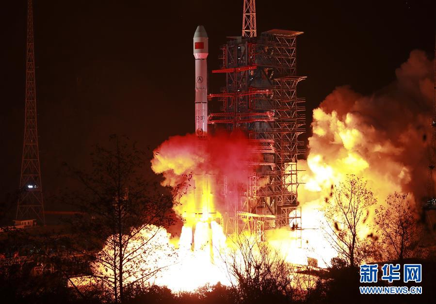 China lan?a satélite Zhongxing-2D