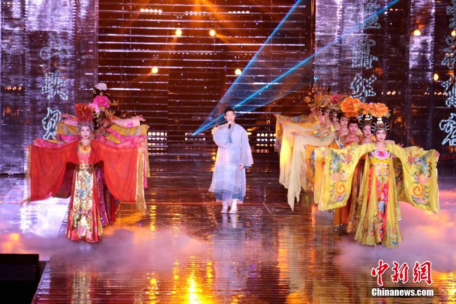 Galeria: 3a Edi??o da Semana de Moda do Cintur?o e Rota inaugurada em Xi’an