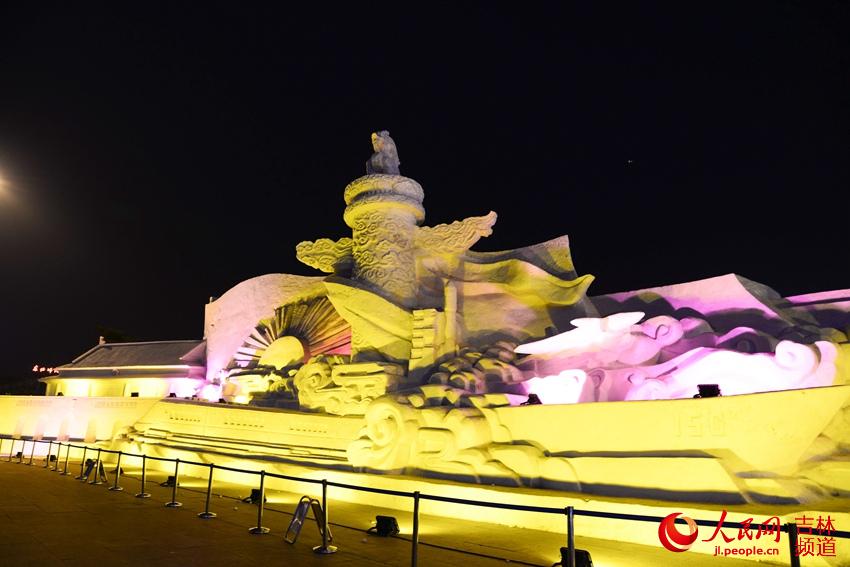 Changchun decorada com esculturas de neve coloridas