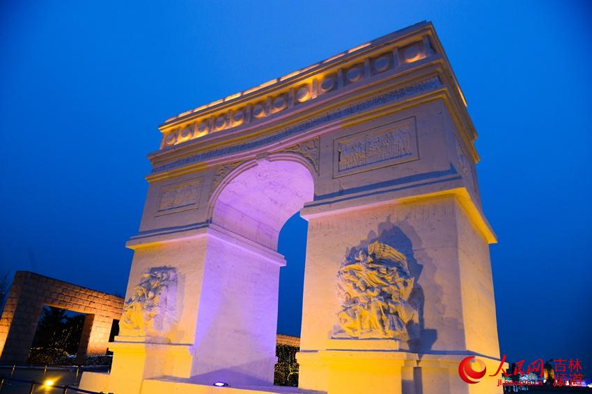 Changchun decorada com esculturas de neve coloridas