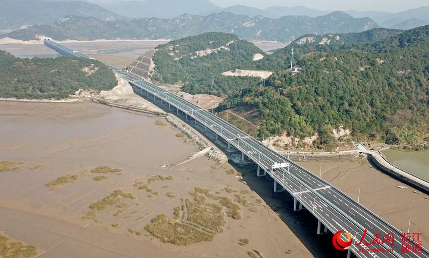 Zhejiang inaugura nova autoestrada ao longo da orla costeira