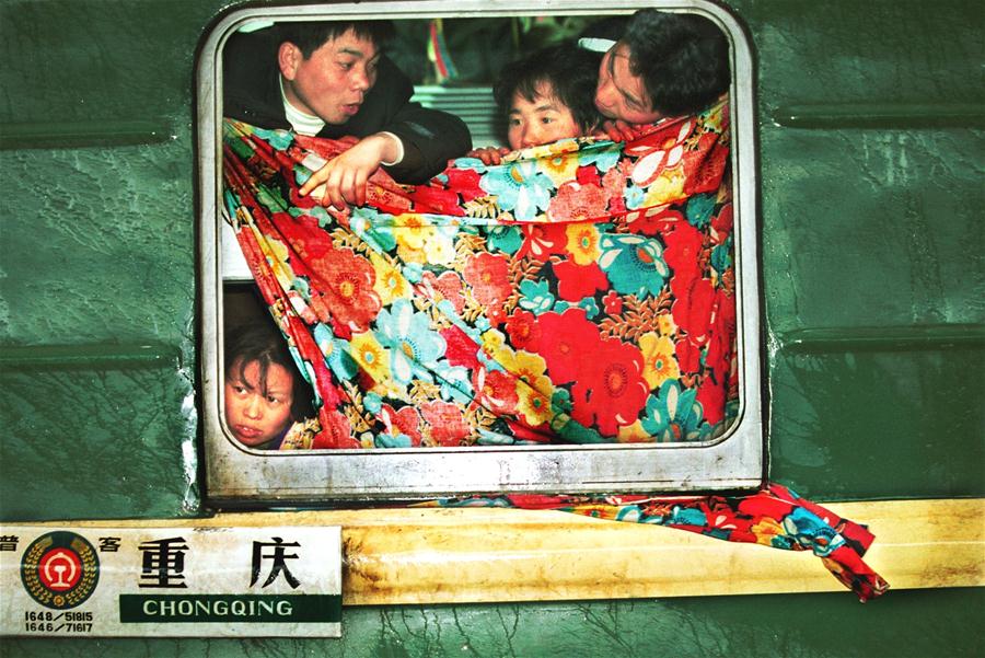 Memória: Chineses regressam à terra natal para o Festival da Primavera