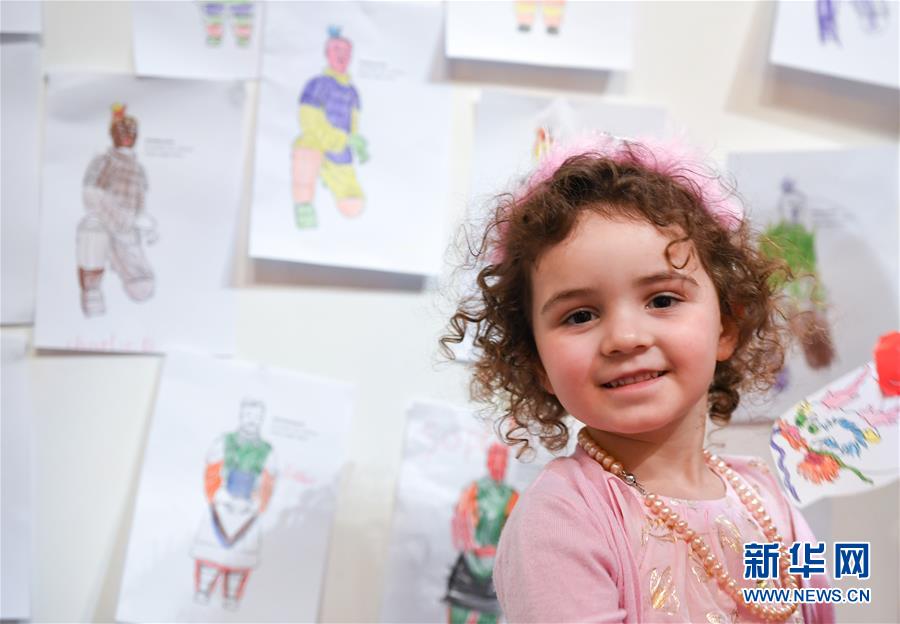 Nova Zelandia: crian?as locais establecem contacto com elementos de cultura tradicional chinesa 