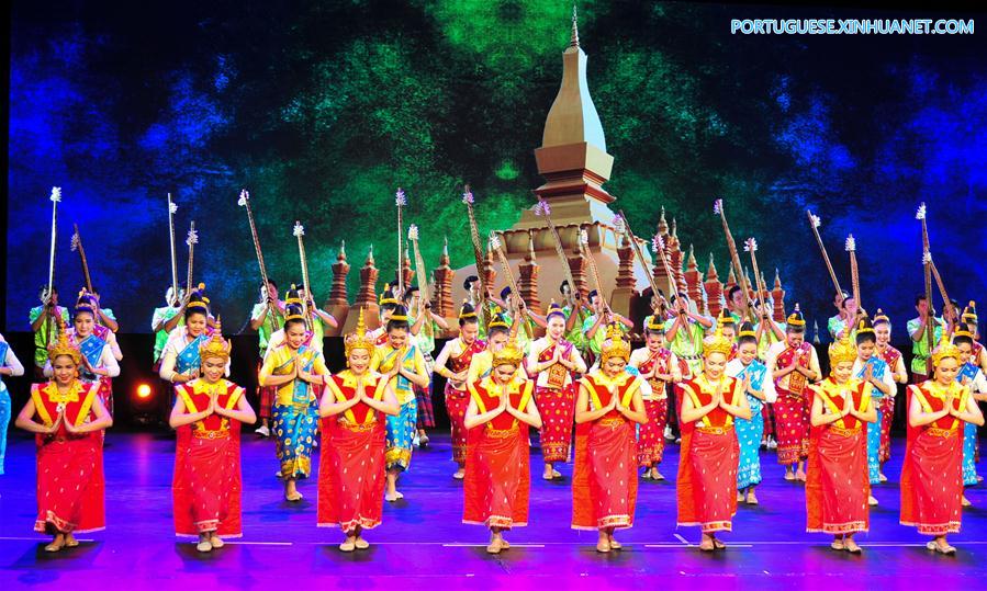 Ano de Visitas China-Laos come?a na capital laociana