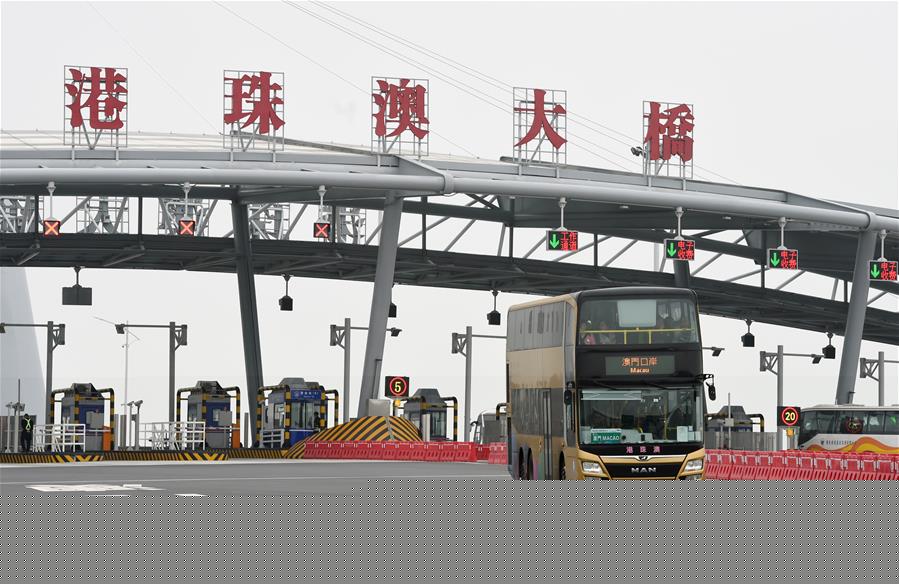 Galeria: Veículos trafegam pela Ponte Hong Kong-Zhuhai-Macau