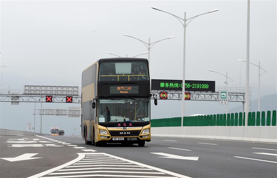 Galeria: Veículos trafegam pela Ponte Hong Kong-Zhuhai-Macau