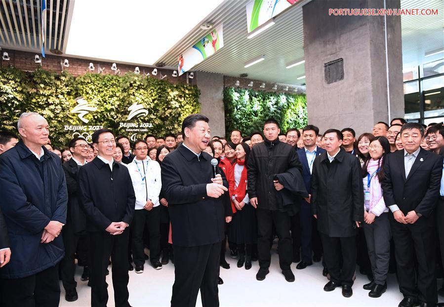 Xi visita quadros e residentes em Beijing antes da Festa da Primavera