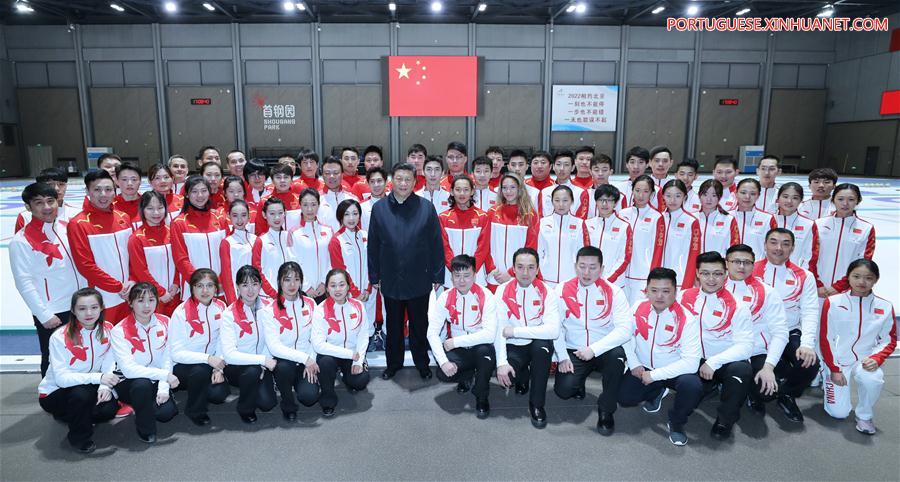 Xi visita quadros e residentes em Beijing antes da Festa da Primavera