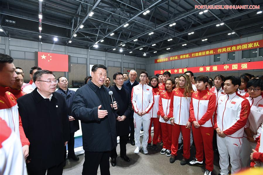 Xi visita quadros e residentes em Beijing antes da Festa da Primavera