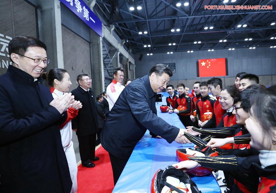 Xi visita quadros e residentes em Beijing antes da Festa da Primavera