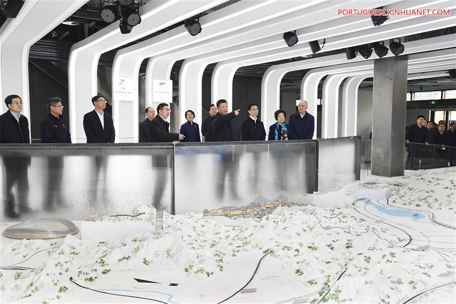 Xi visita quadros e residentes em Beijing antes da Festa da Primavera