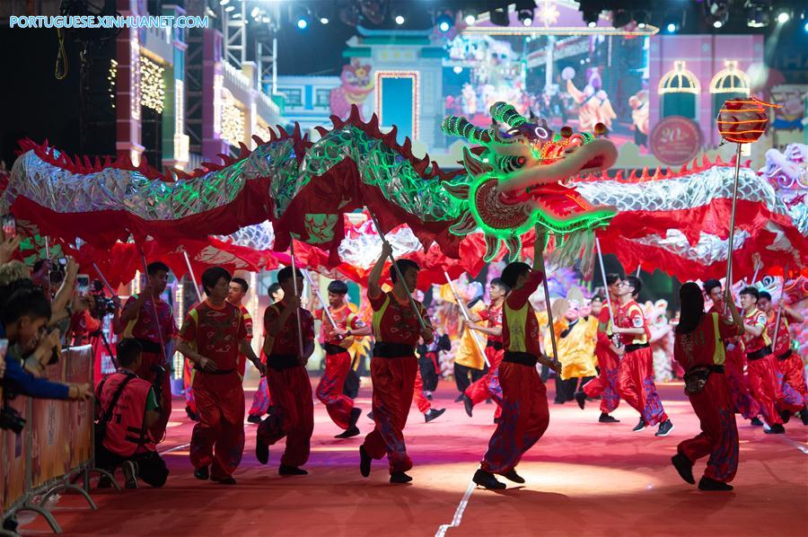 Desfile comemora Ano Novo Lunar Chinês em Macau