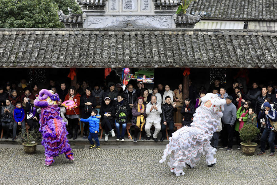 Galeria: Tradi??es do Ano Novo Lunar na vila antiga de Qiantong