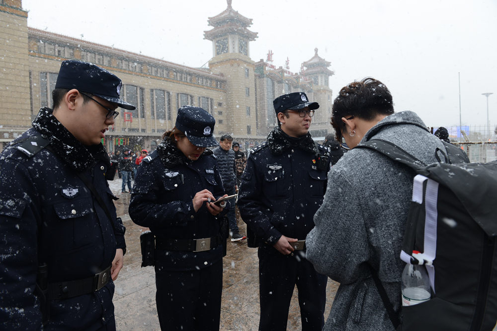 Divis?o SWAT destacada para período de viagens pós-Festival da Primavera 