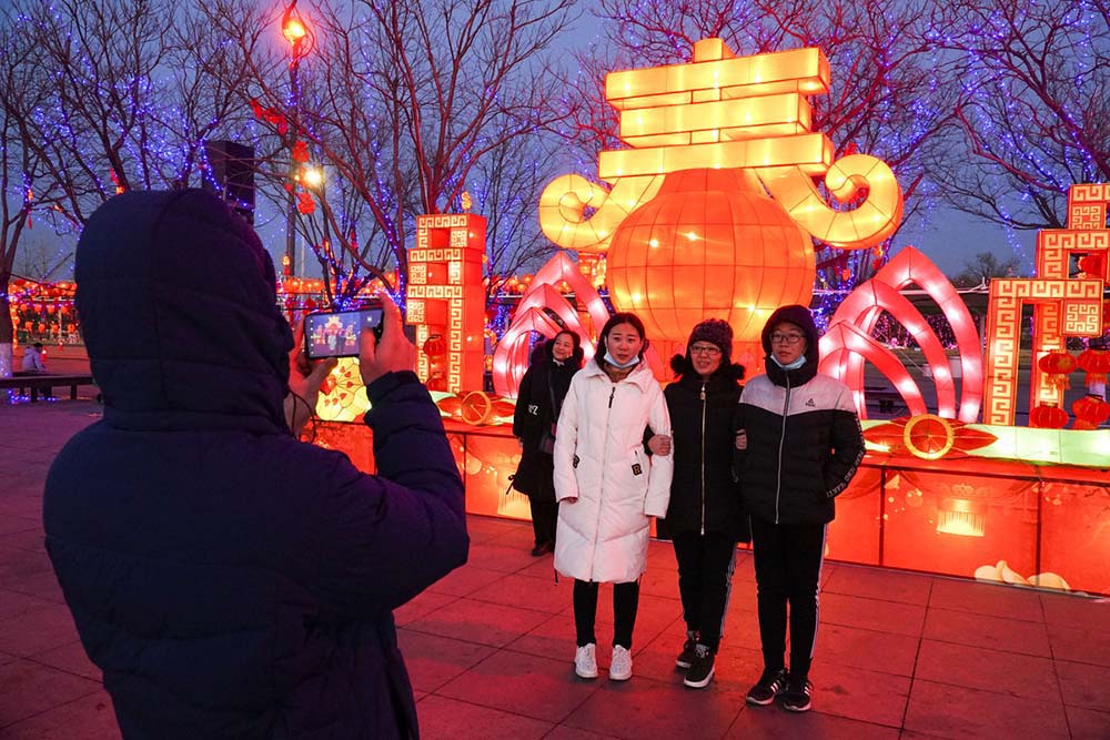 Pessoas?celebraram?Festival?das?Lanternas?na?China