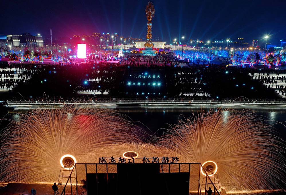 Pessoas?celebraram?Festival?das?Lanternas?na?China