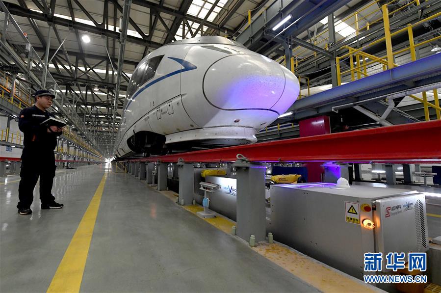 Rob? realiza testes de seguran?a em trens-bala