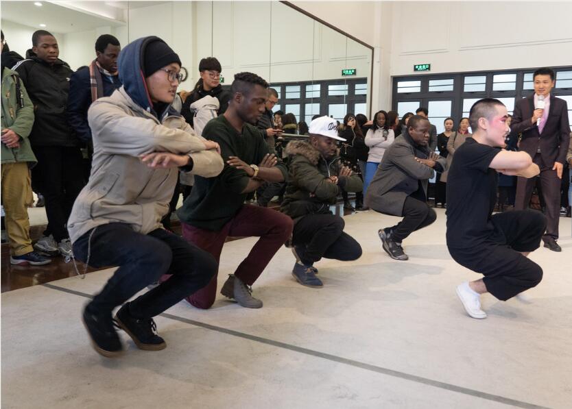 ópera?tradicional?chinesa?inspira?estudantes?estrangeiros
