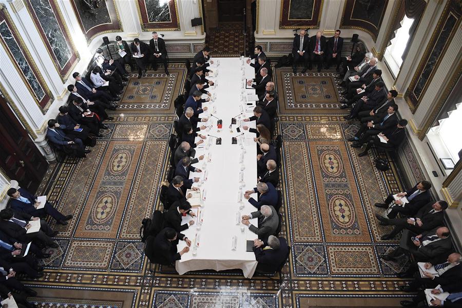 China e EUA come?am 7a rodada de conversa??es comerciais de alto nível em Washington