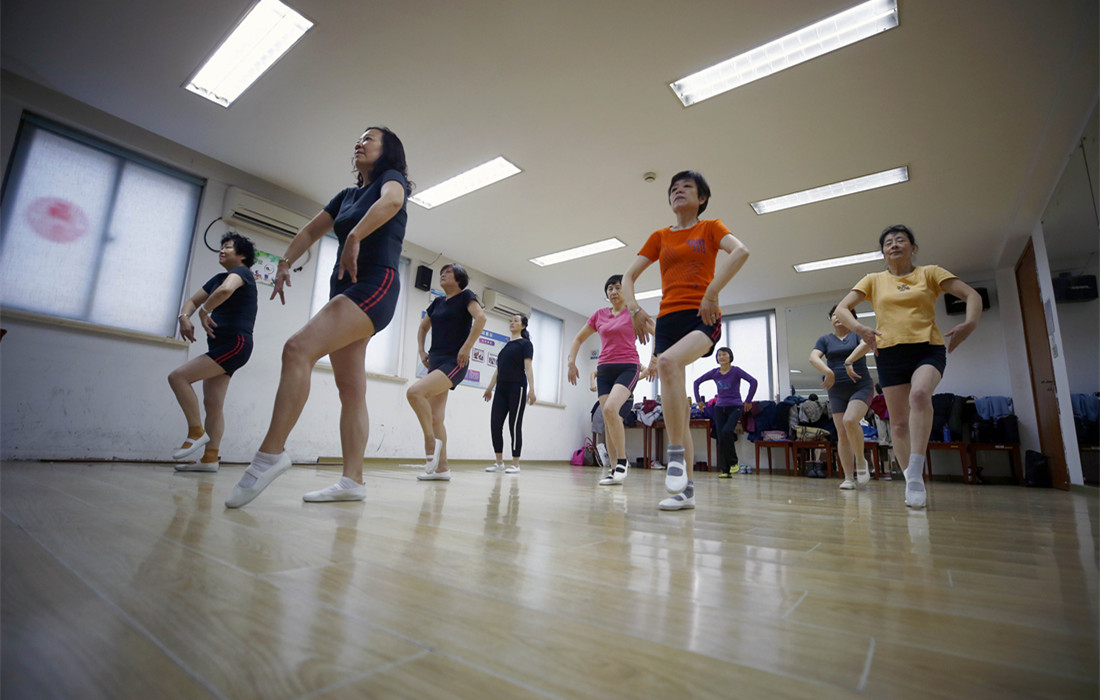 Galeria: Aos 80 anos, professora dá aulas de dan?a