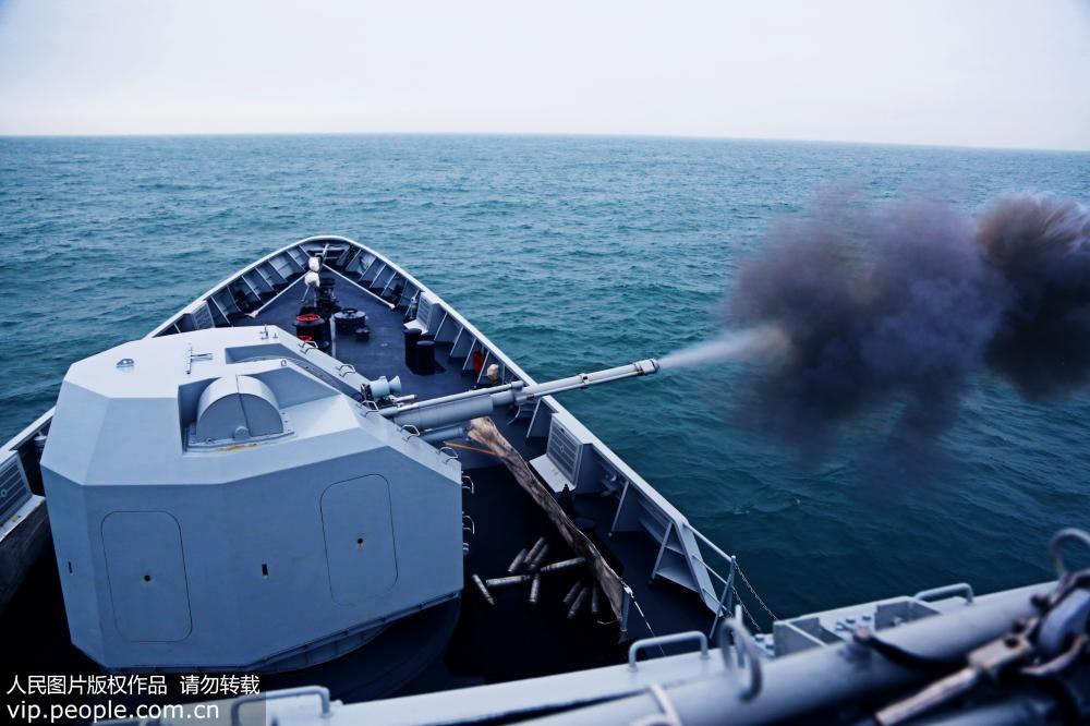 Destacamento de fragatas do teatro oriental realiza simula??o de combate