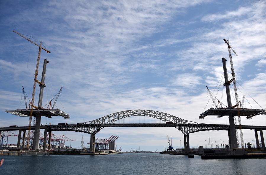 Segundo porto mais movimentado dos EUA espera melhora das rela??es comerciais com a China