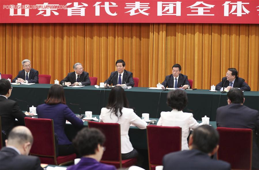 Xi pede perseveran?a em luta contra pobreza