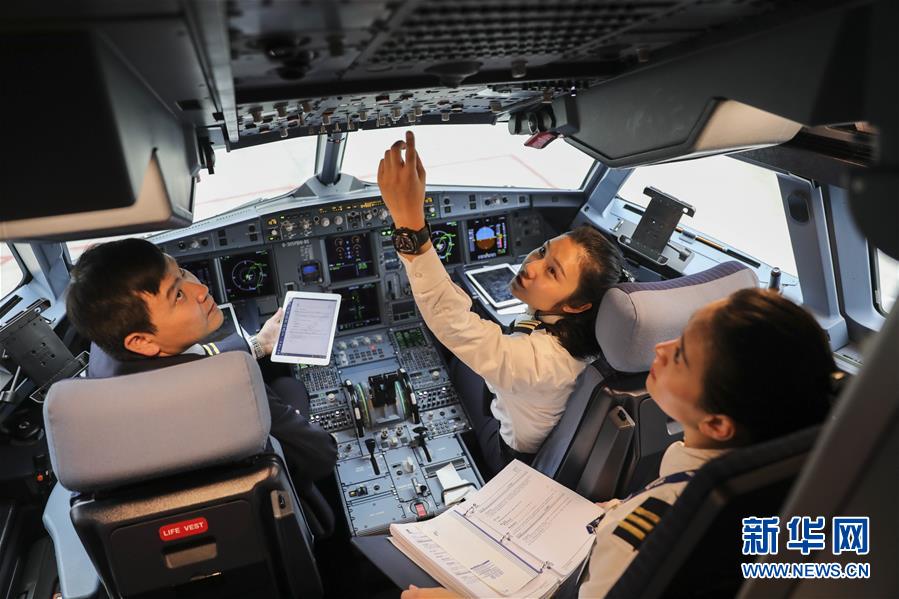 Galeria: Aeromo?as cumprem sonho de se tornar pilotos