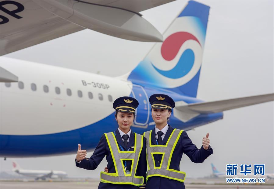 Galeria: Aeromo?as cumprem sonho de se tornar pilotos