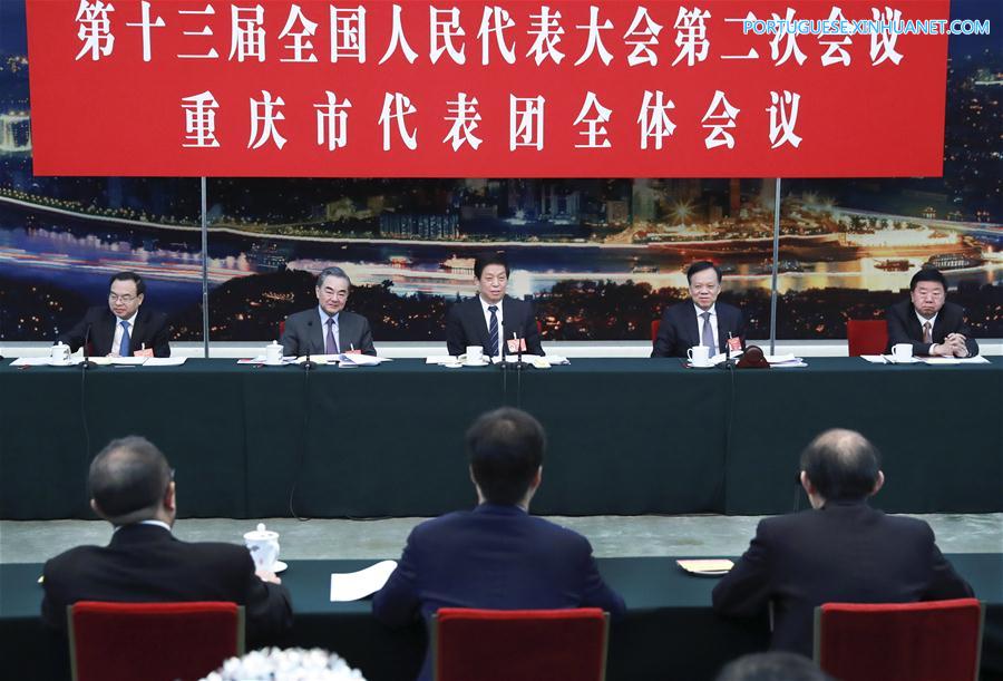 Líderes chineses destacam reforma, legisla??o e alívio da pobreza