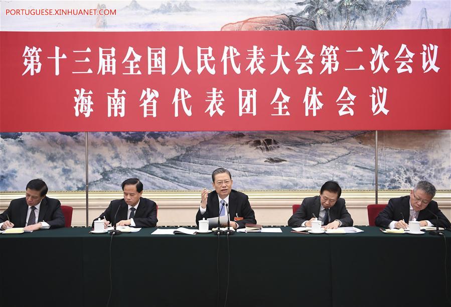 Xi participa de delibera??o com deputados de Fujian na sess?o legislativa anual