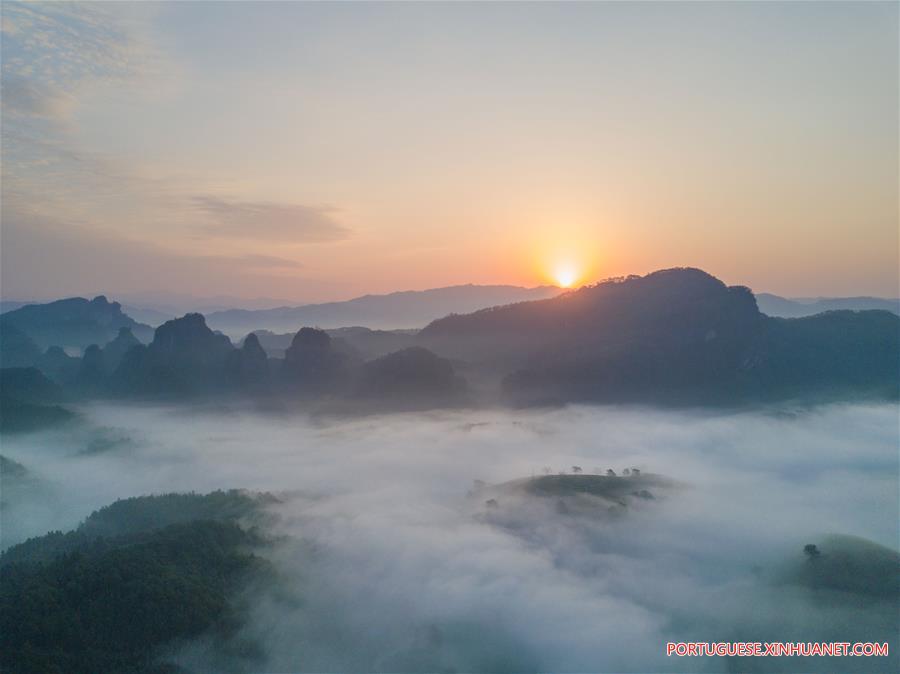 Paisagem da Montanha Wuyi em Fujian, sudeste da China