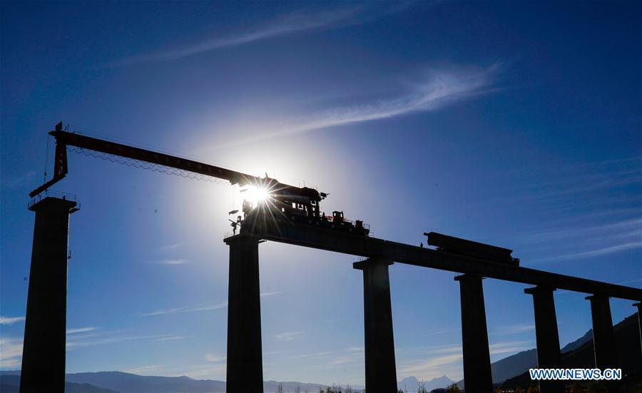 A infraestrutura do Tibete é aprimorada com a rede de transporte abrangente