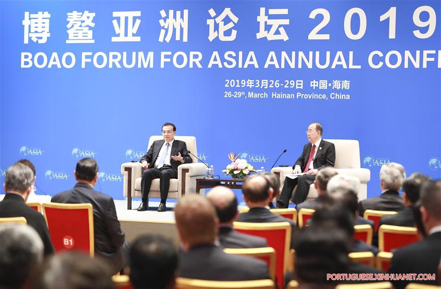 Premiê chinês realiza diálogo com representantes no Fórum de Boao para a ásia