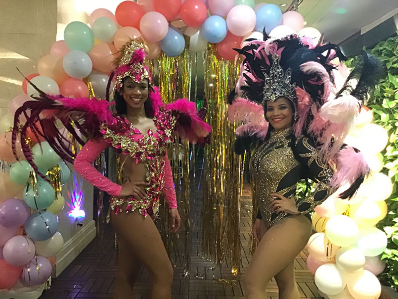 Galeria: Brasileiros comandam o carnaval em Beijing