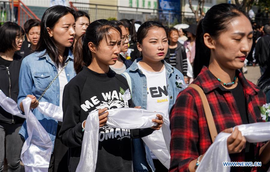 Galeria: Realizada cerim?nia de luto em homenagem ás vítimas de incêndio em Xichang