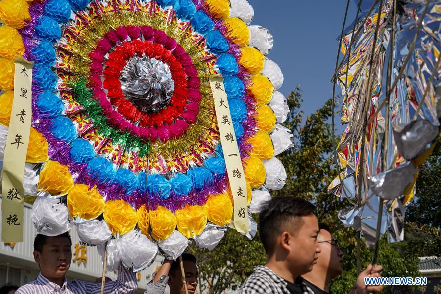 Galeria: Realizada cerim?nia de luto em homenagem ás vítimas de incêndio em Xichang