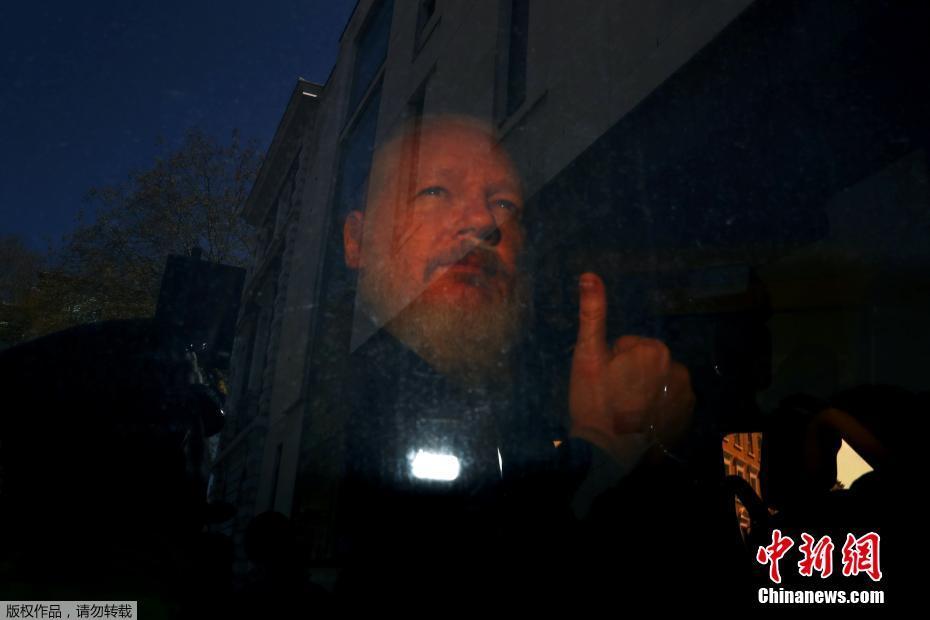 Wikileaks: Assange é detido na embaixada do Equador em Londres