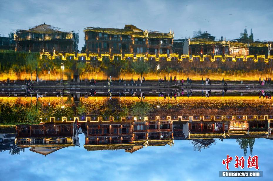 Cidade Antiga de Fenghuang：um mundo fantástico como sonho