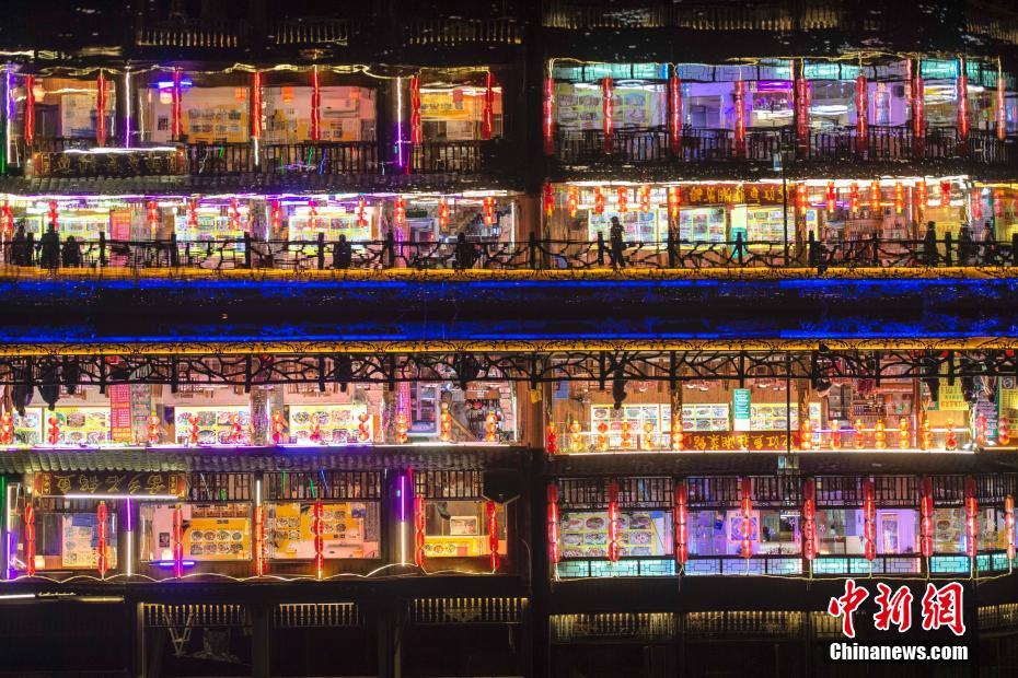 Cidade Antiga de Fenghuang：um mundo fantástico como sonho