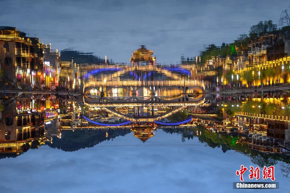 Cidade Antiga de Fenghuang：um mundo fantástico como sonho