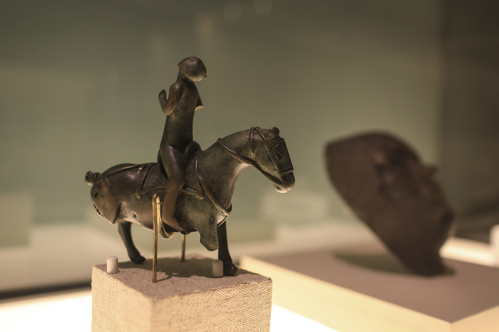 Museu Nacional da China exibe 234 relíquias de 13 países da antiga Rota da Seda