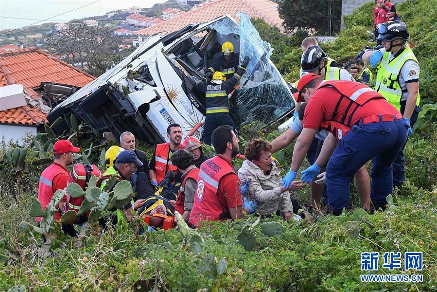 Portugal: acidente com ?nibus turístico na ilha da Madeira provoca pelo menos 29 mortos
